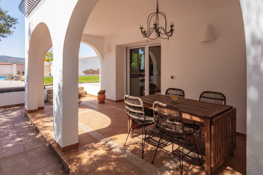 7 Bedrooms - — 42/47