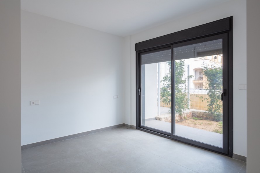 2 Bedrooms - — 16/24
