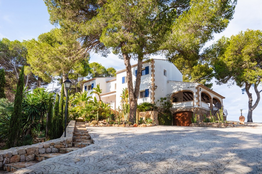 5 Bedrooms - — 29/35