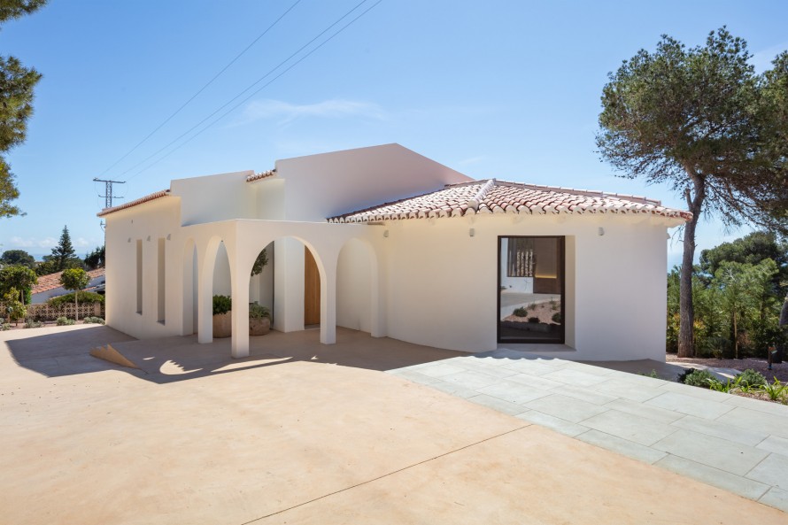 4 Bedrooms - — 47/50