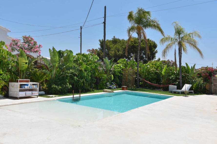 4 Bedrooms - — 33/43