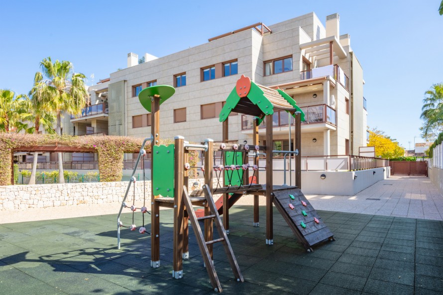 2 Bedrooms - — 34/37
