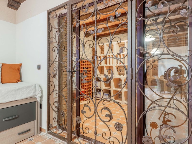 5 Bedrooms - Busot — 12/85