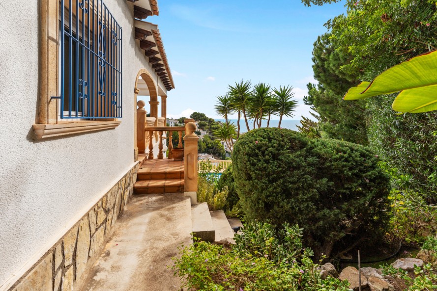5 Bedrooms - — 30/39