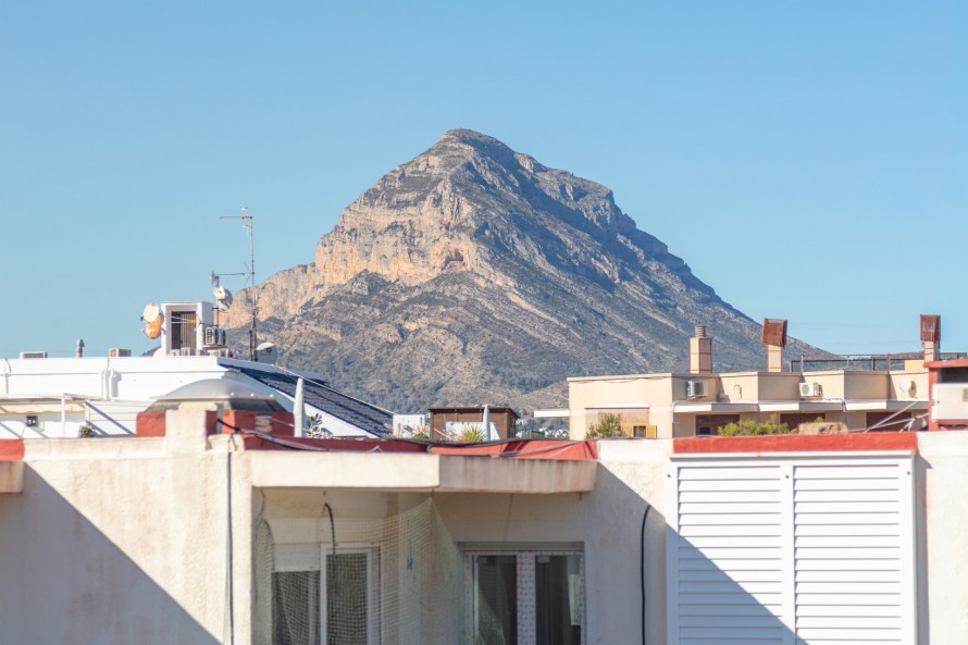 3 Bedrooms - — 17/22
