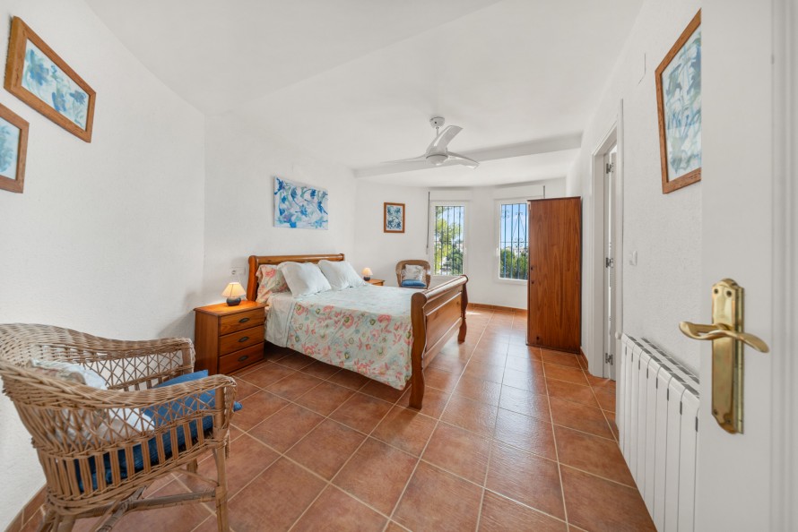 5 Bedrooms - — 20/39