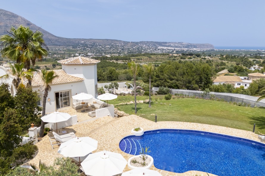 9 Dormitorios - Jávea / Xàbia — 86/105