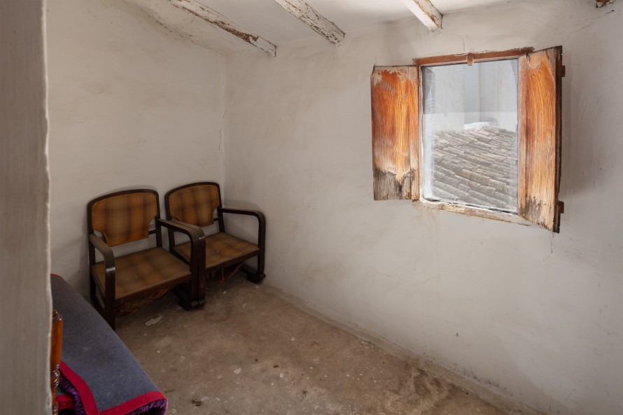4 Bedrooms - — 14/21