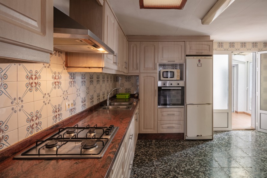 4 Bedrooms - — 5/17