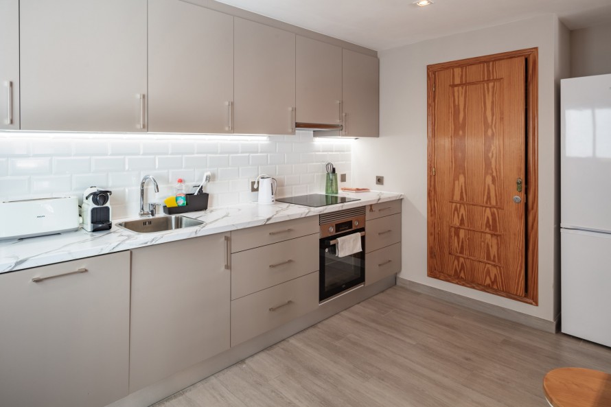 2 Bedrooms - — 13/21