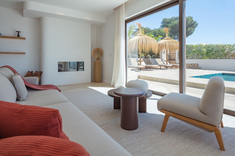 4 Bedrooms - — 6/50