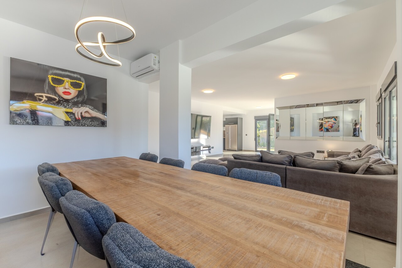 6 Bedrooms - Jávea — 20/50