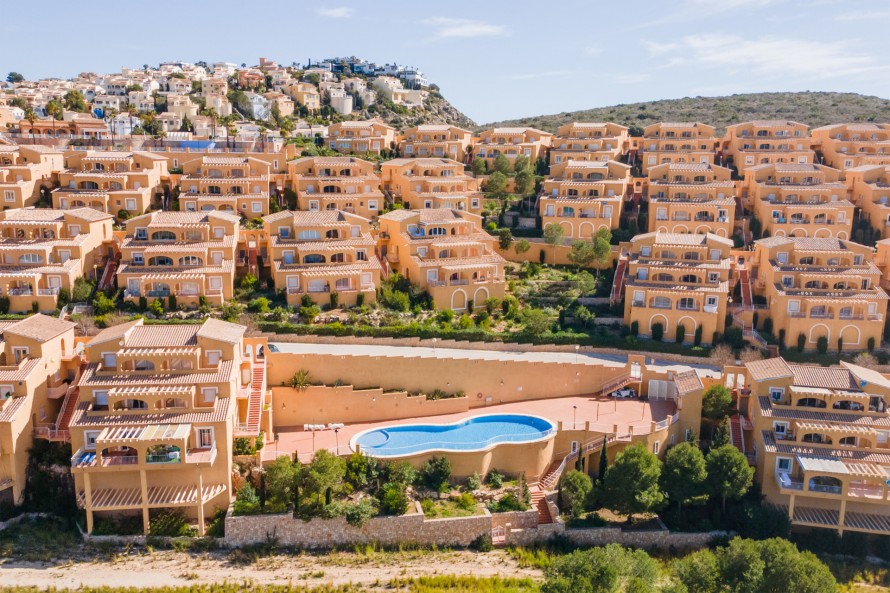 2 Bedrooms - — 29/30