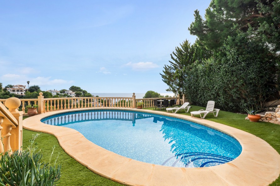 5 Bedrooms - — 5/39