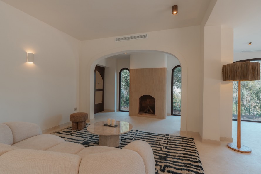 5 Bedrooms - — 16/48