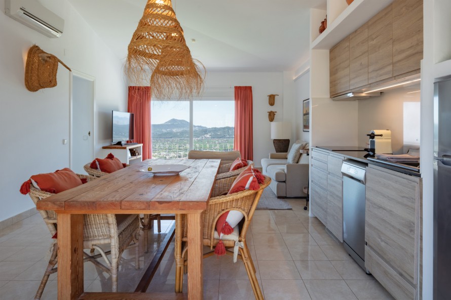 5 Bedrooms - — 27/50