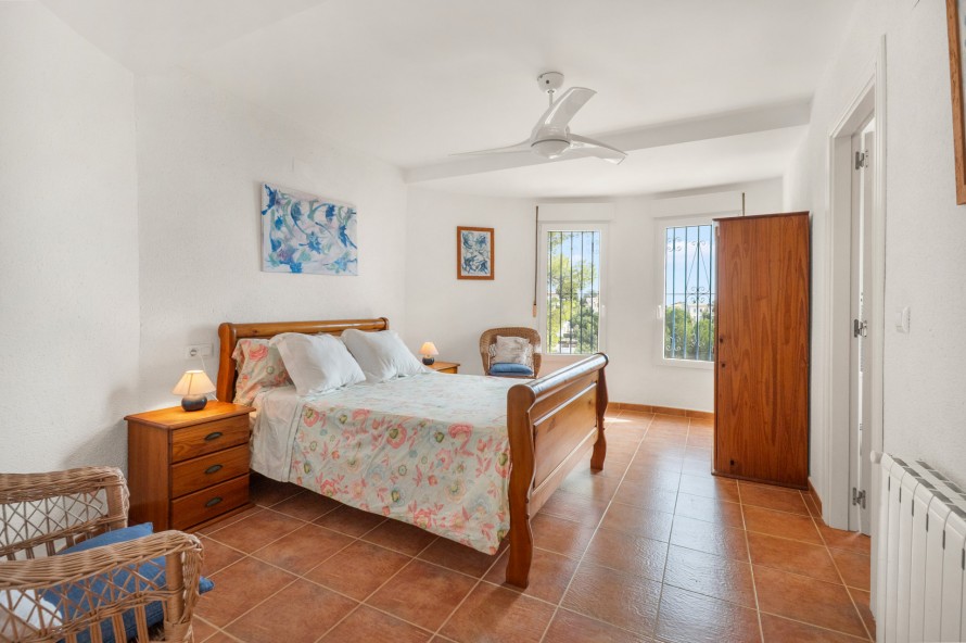 5 Bedrooms - — 19/39