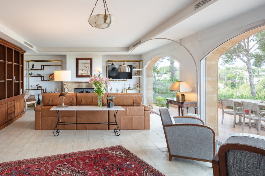 5 Bedrooms - — 9/35