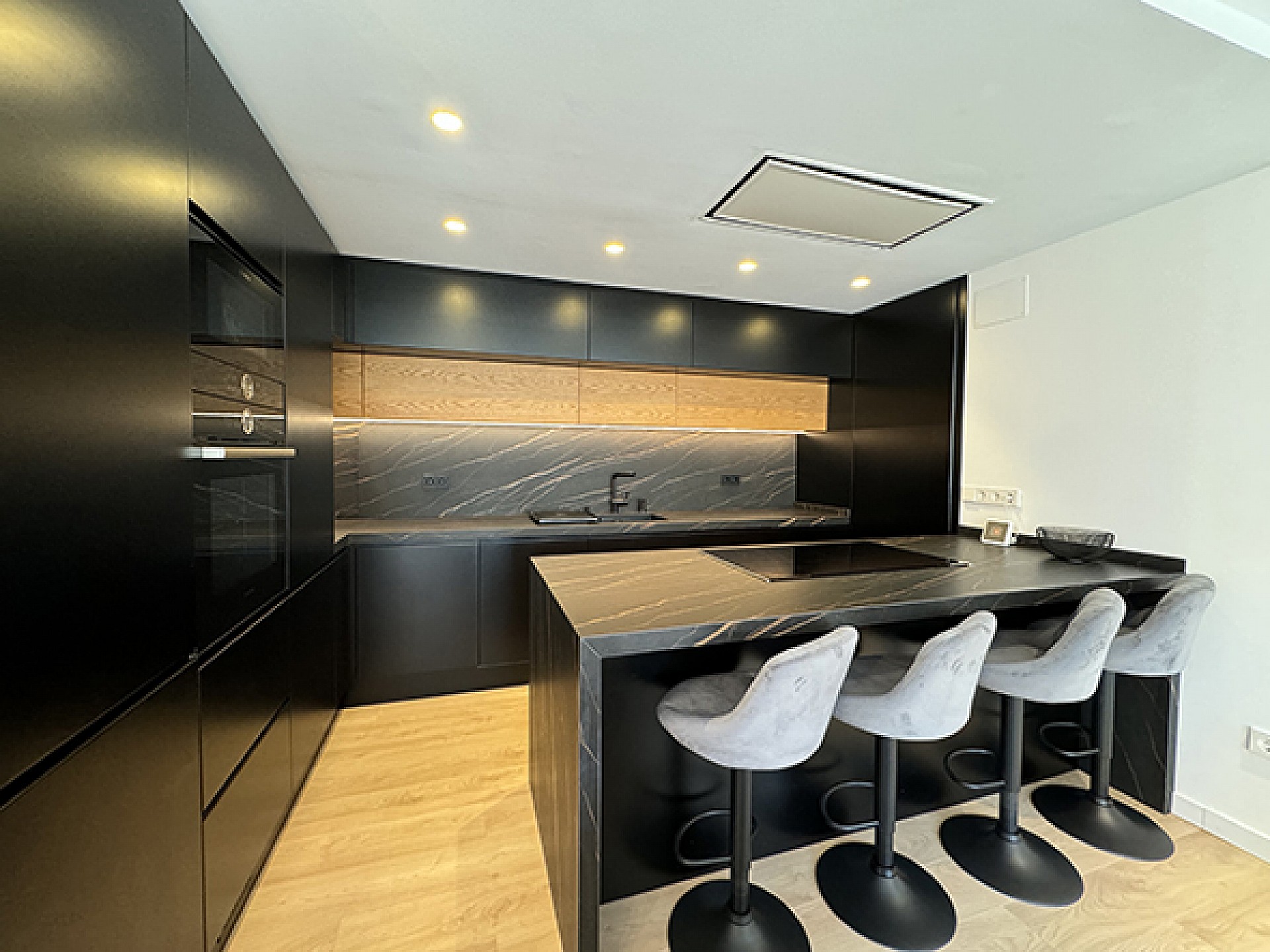 Kitchen with island