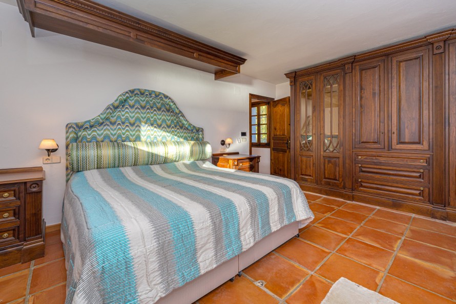 5 Dormitorios - Moraira — 28/85