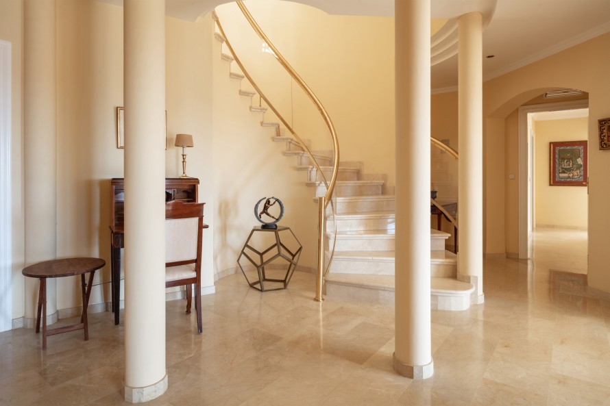 6 Bedrooms - — 13/35
