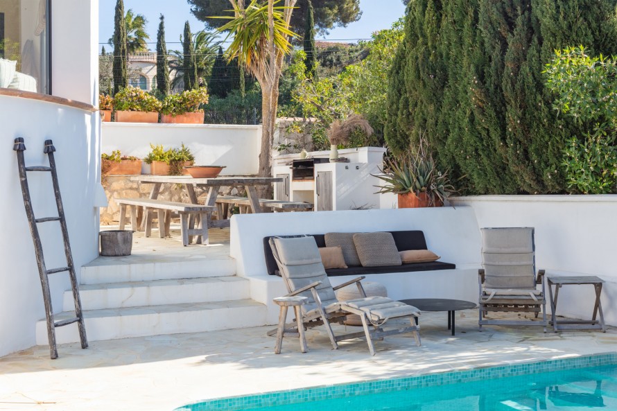 4 Bedrooms - — 32/50