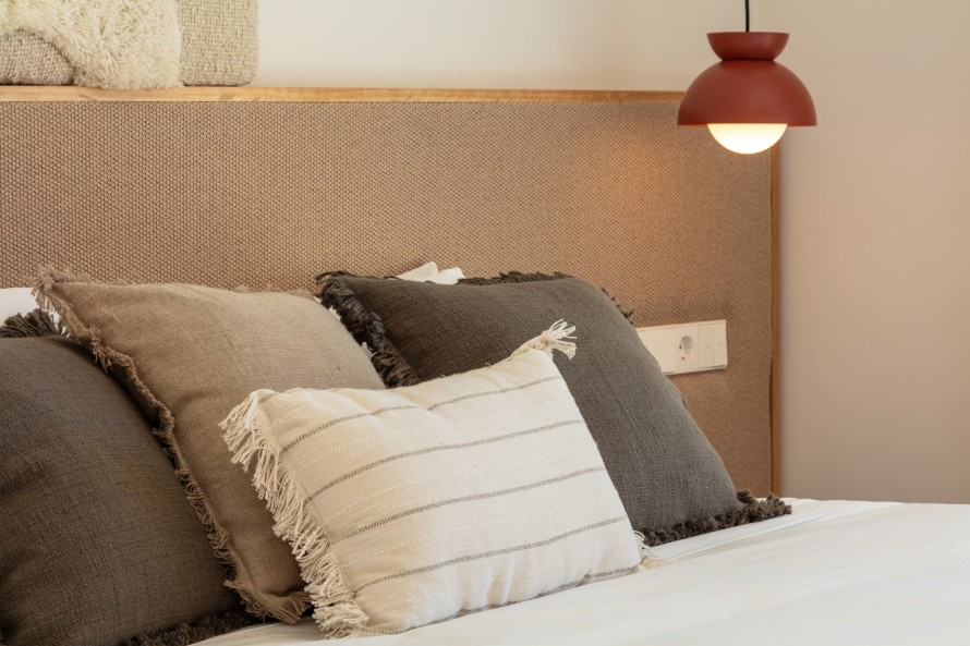 4 Bedrooms - — 17/50