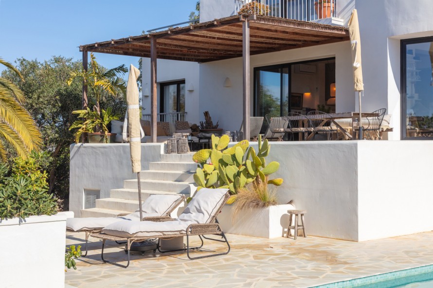 4 Bedrooms - — 36/50