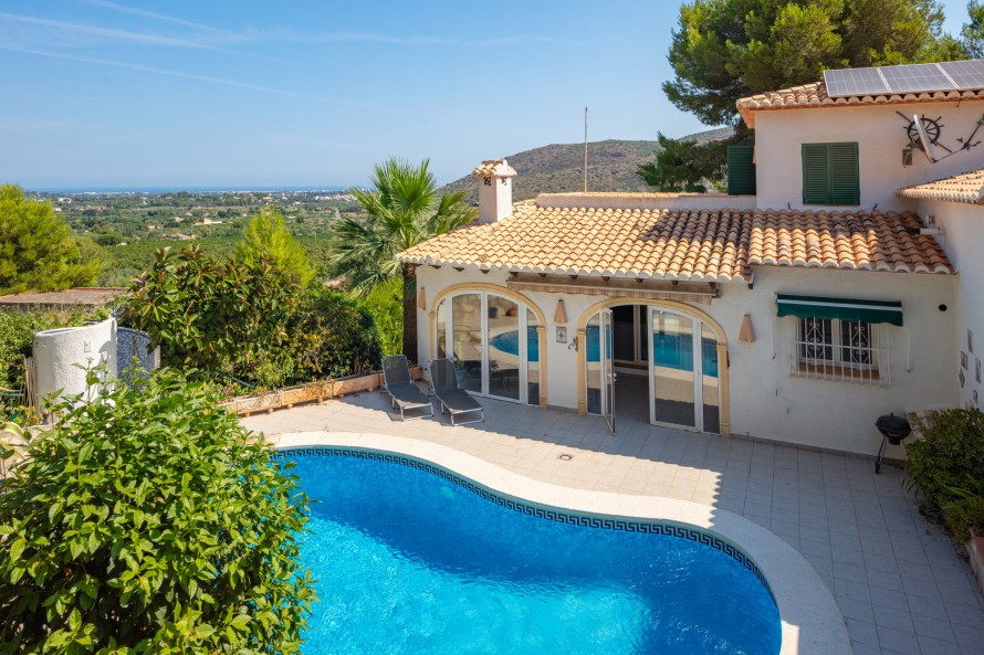 4 Bedrooms - — 5/33