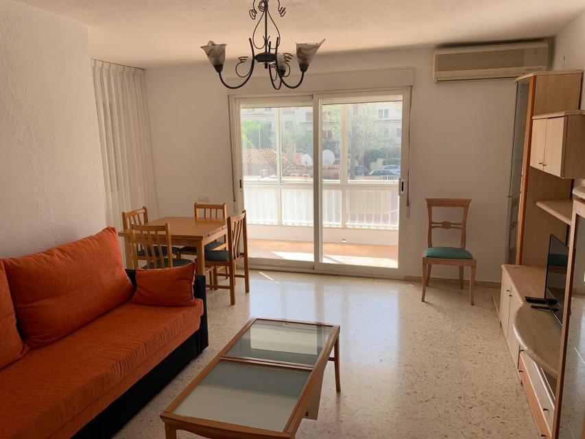 4 Bedrooms - — 2/20