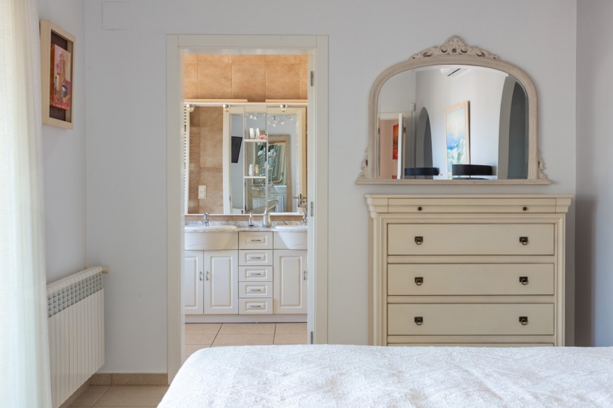 4 Bedrooms - — 21/36