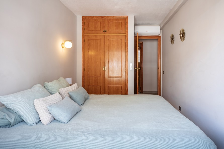 2 Bedrooms - — 17/21