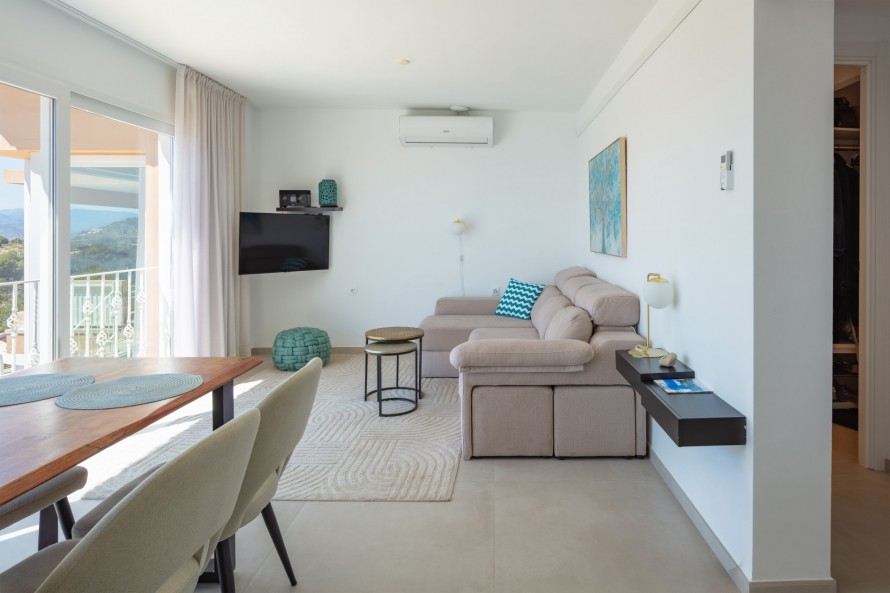 5 Bedrooms - — 17/50