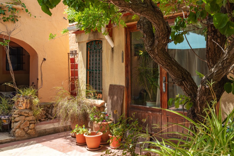 4 Bedrooms - — 2/36
