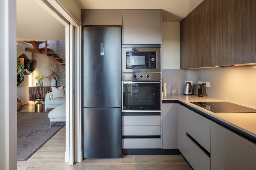 2 Bedrooms - — 9/37