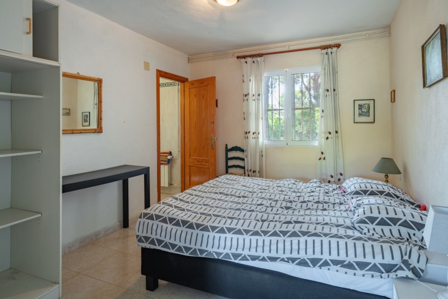 4 Bedrooms - — 19/33
