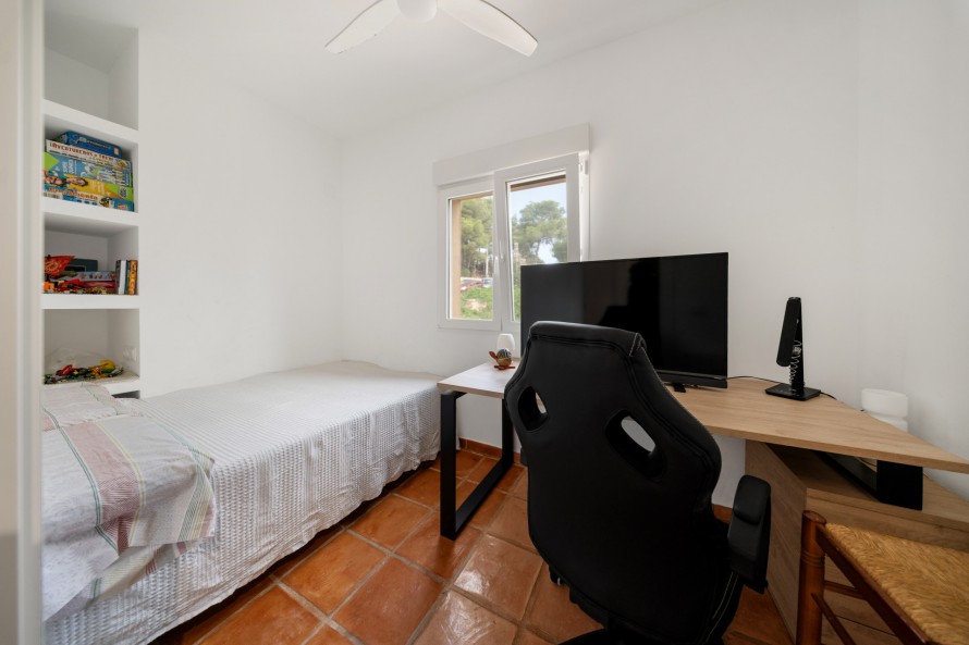 5 Bedrooms - — 22/39
