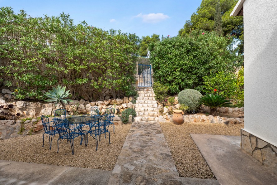 5 Bedrooms - — 29/39